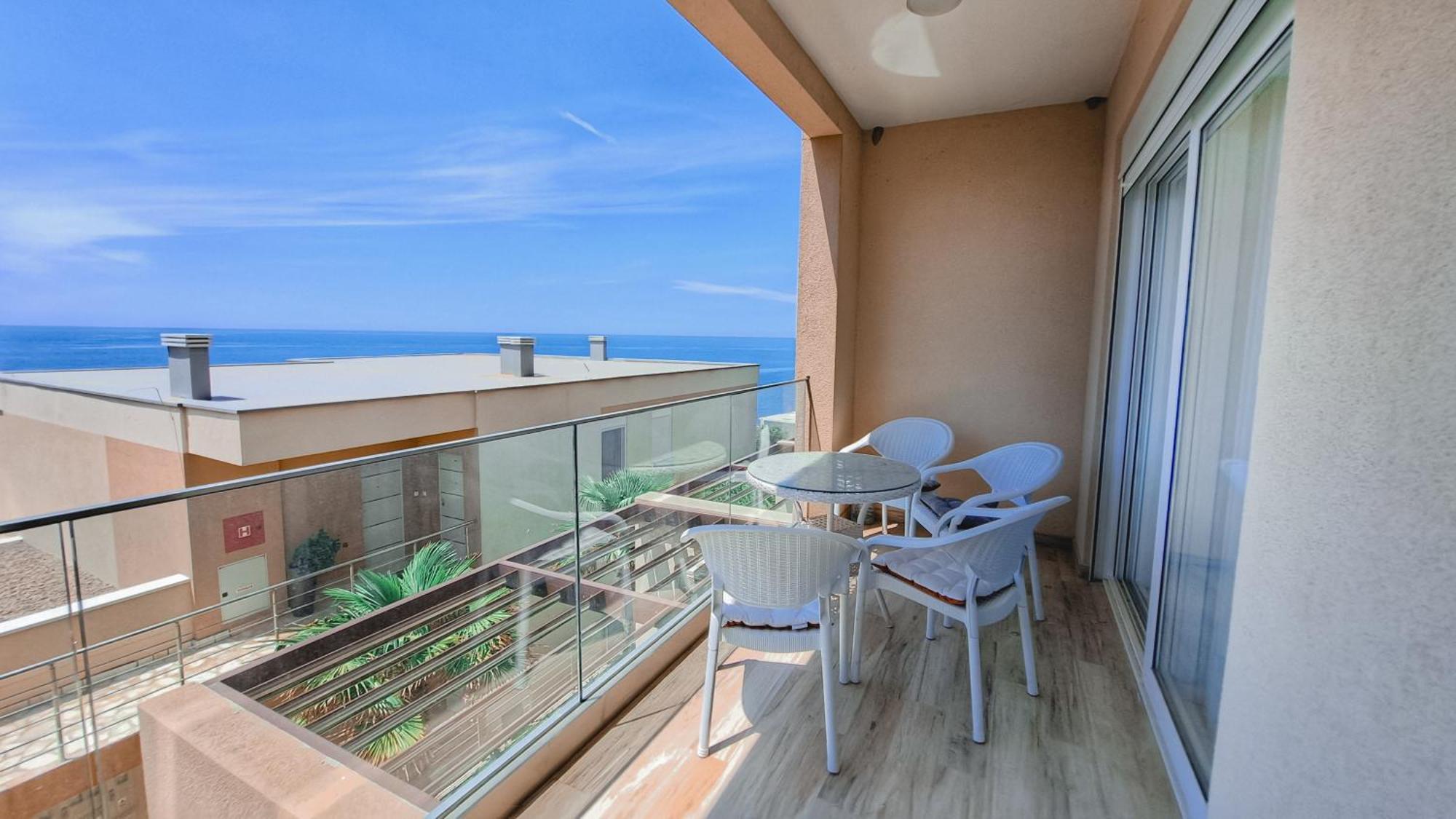 Yourhome beach first line Dobrá Voda Exterior foto